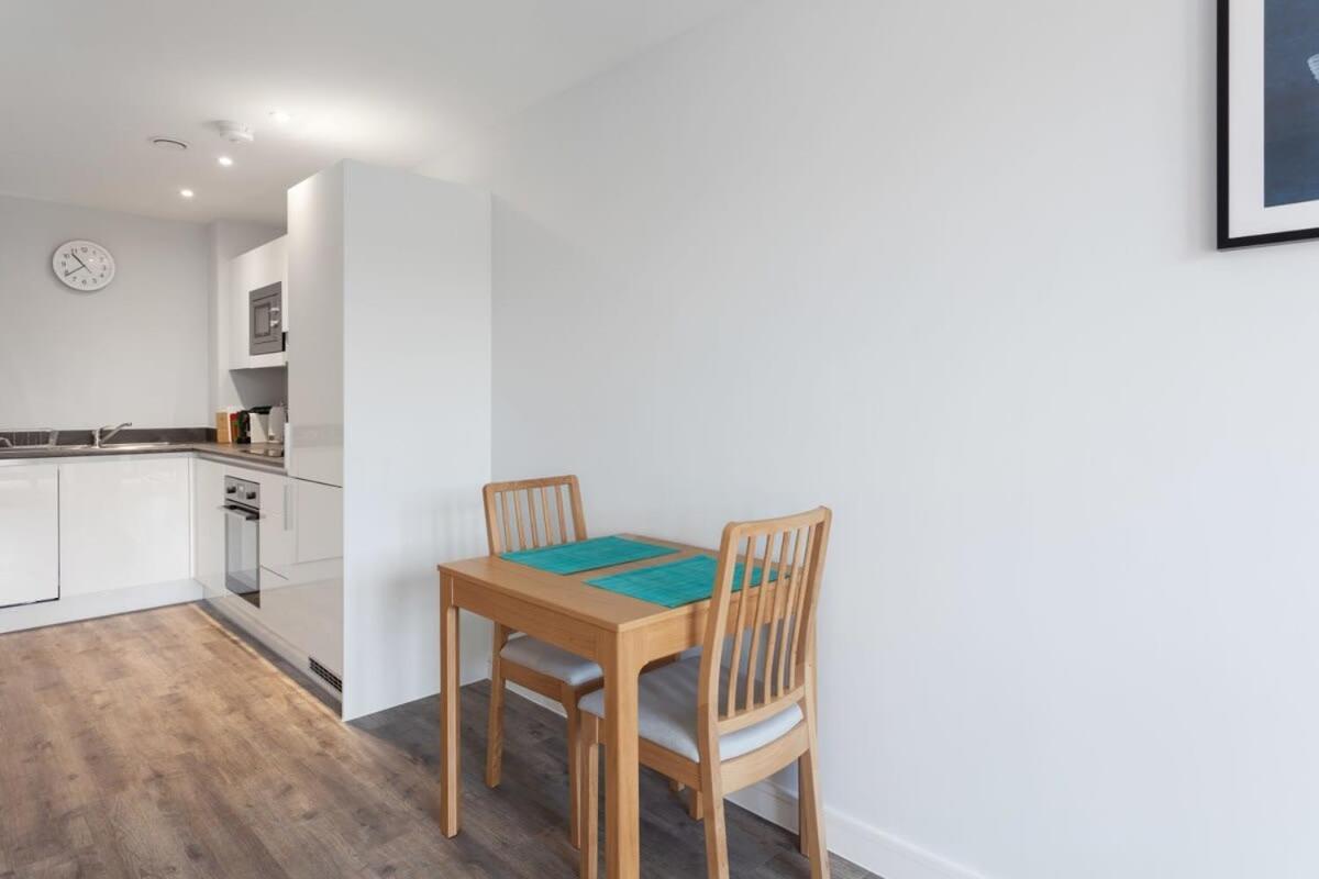 Modern 1 Bedroom Apartment In Central Brimingham Бирмингем Экстерьер фото