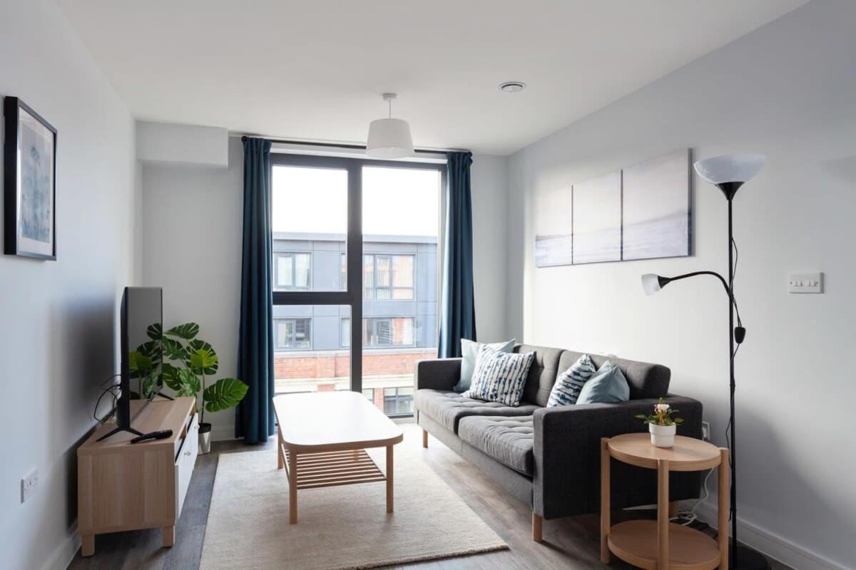 Modern 1 Bedroom Apartment In Central Brimingham Бирмингем Экстерьер фото